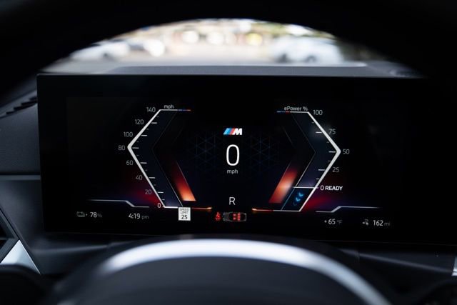 Used 2023 BMW i4 eDrive40 w/ M Sport Package image 31