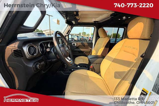 Used 2022 Jeep Wrangler Unlimited Sahara w/ LED Lighting Group AWD/4WD image 19