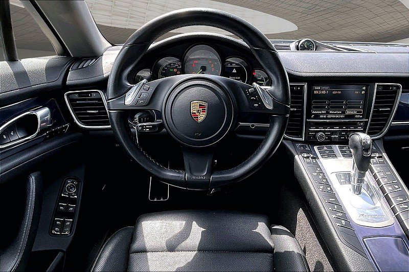 Used 2016 Porsche Panamera S RWD image 4