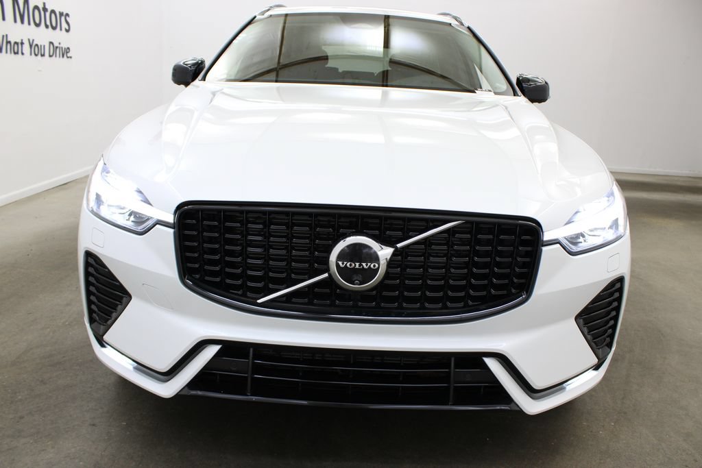 Used 2024 Volvo XC60 B5 Plus w/ Protection Package Premier AWD/4WD image 7