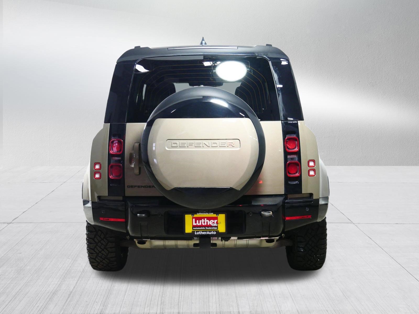 Used 2024 Land Rover Defender 110 X-Dynamic SE AWD/4WD image 6