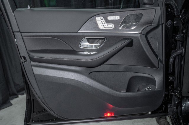 Certified 2025 Mercedes-Benz GLS 450 4MATIC image 11