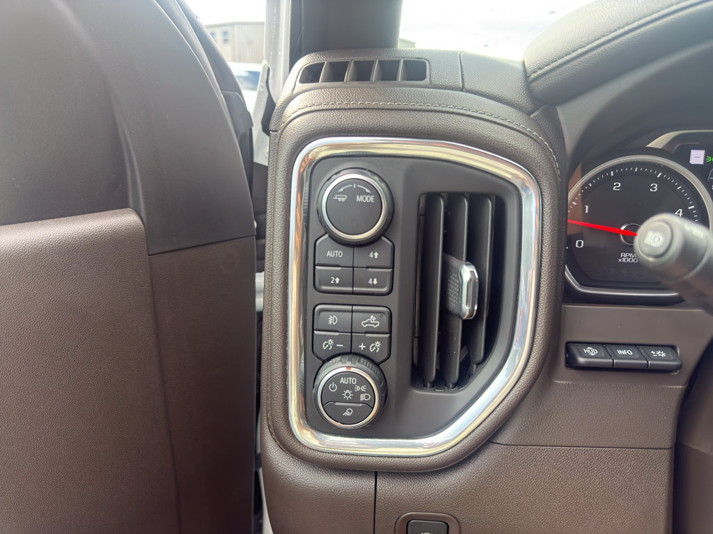Used 2021 Chevrolet Silverado 3500 LTZ w/ LTZ Convenience Package AWD/4WD image 18