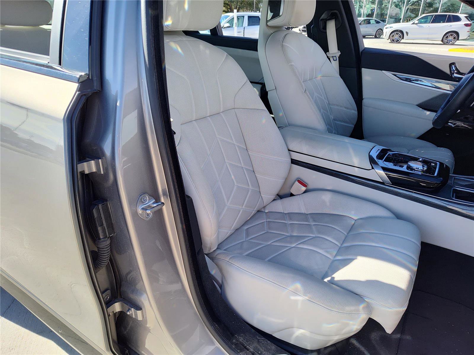 Certified 2023 BMW 740i w/ Executive Package image 21