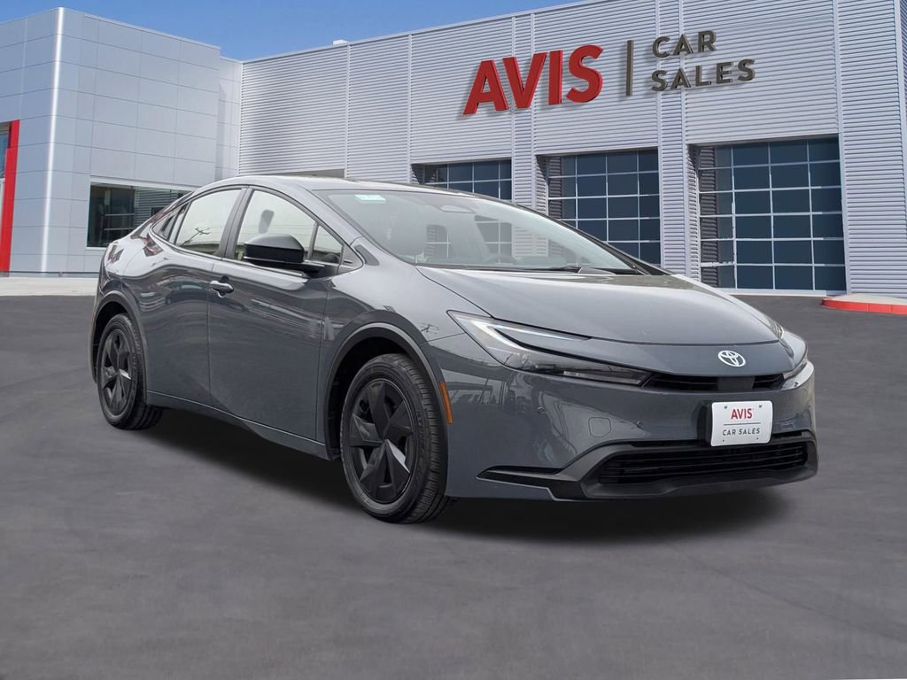 Used 2025 Toyota Prius LE image 9