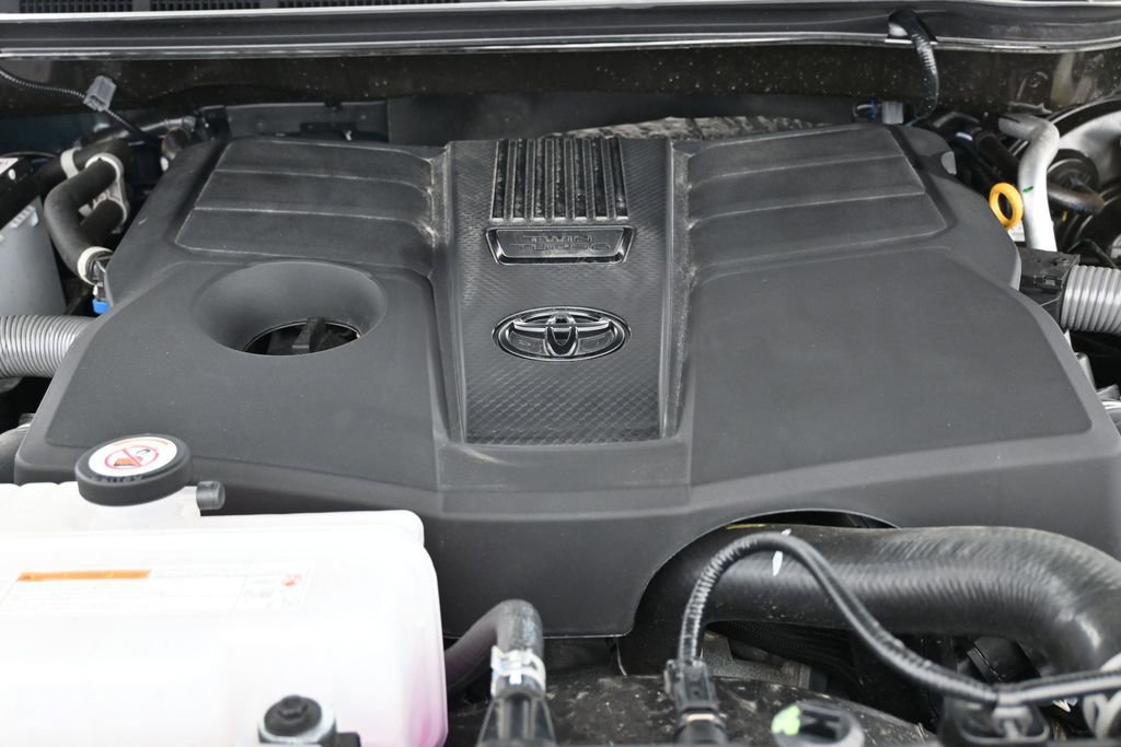 Used 2026 Toyota Tundra Limited AWD/4WD image 43