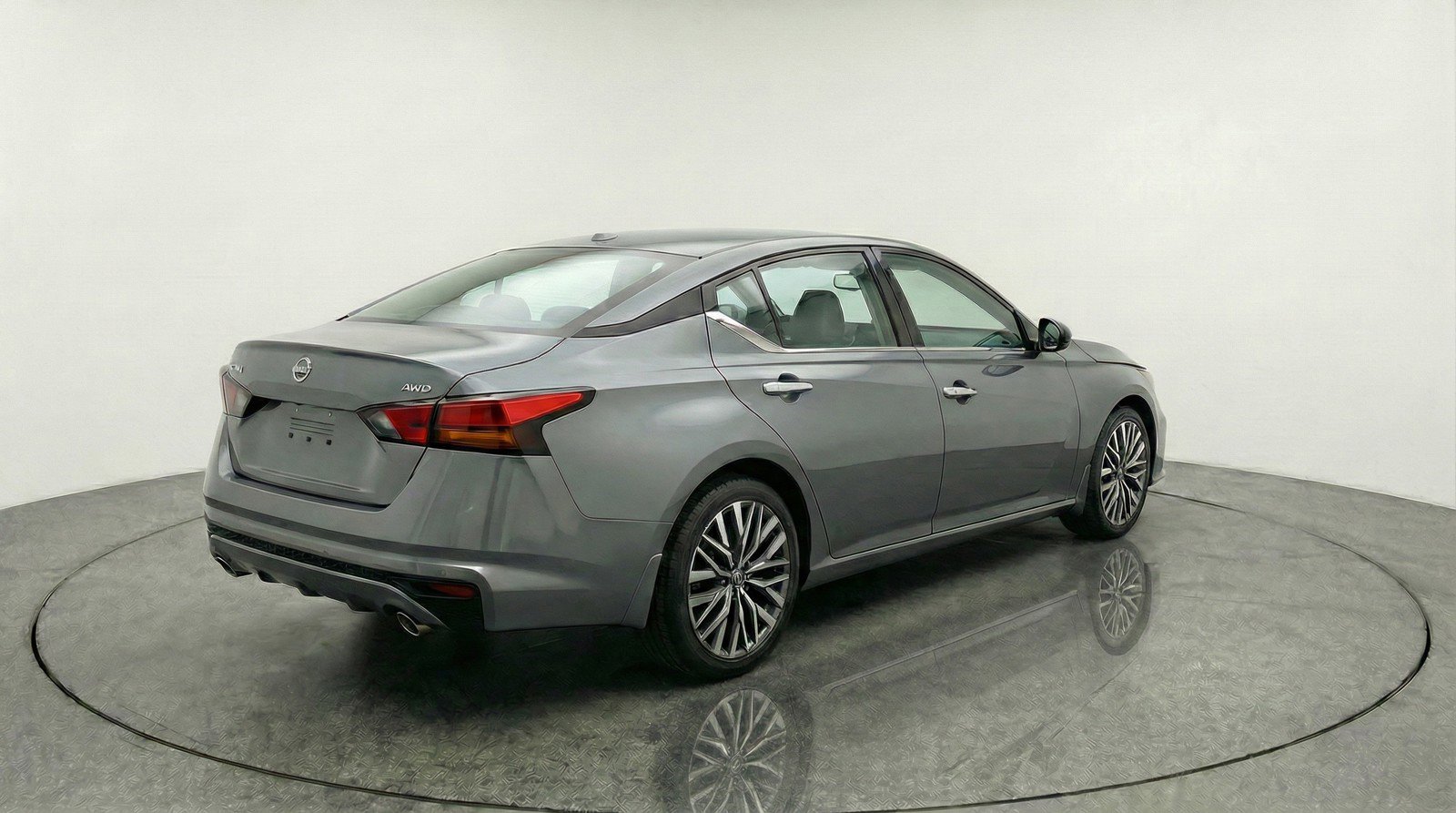 Used 2025 Nissan Altima 2.5 SV image 9