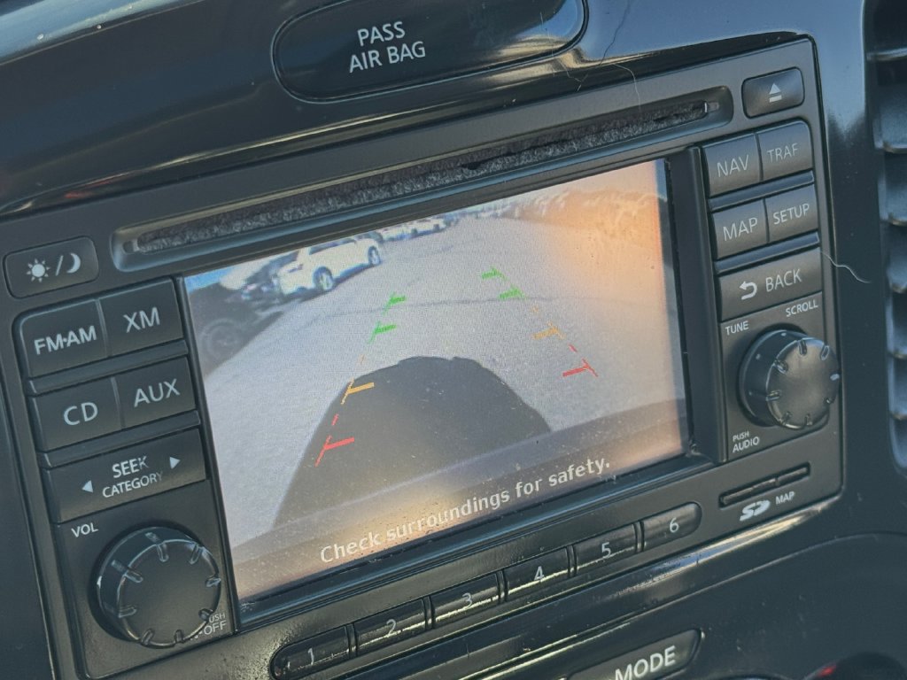 Used 2012 Nissan Juke SL FWD image 35