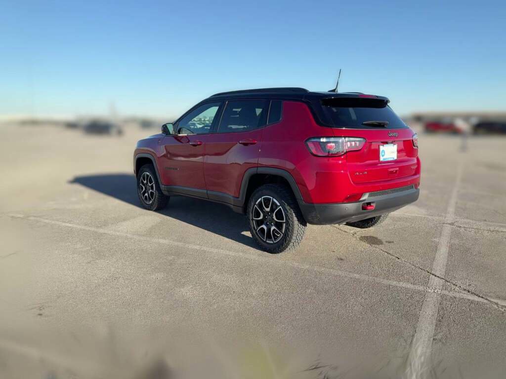 New 2026 Jeep Compass Trailhawk image 8