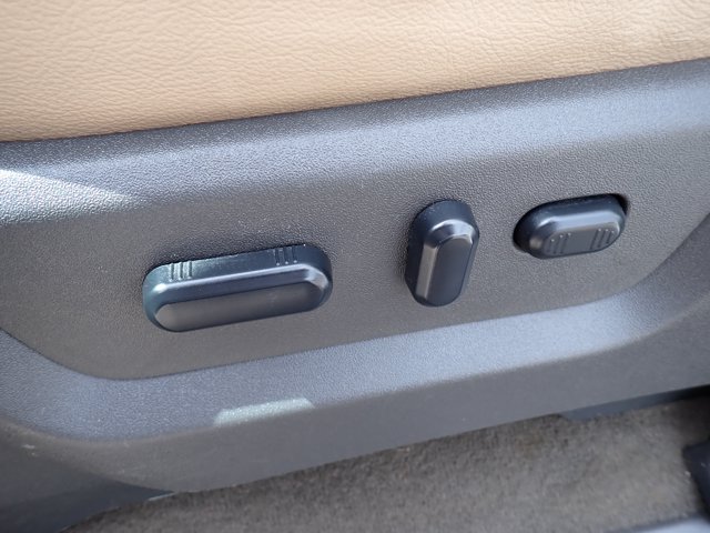 Used 2016 Ford F250 Lariat w/ Chrome Package AWD/4WD image 14