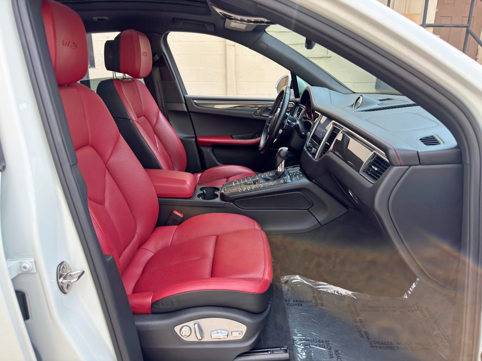 Used 2018 Porsche Macan GTS w/ Premium Package Plus AWD/4WD image 15