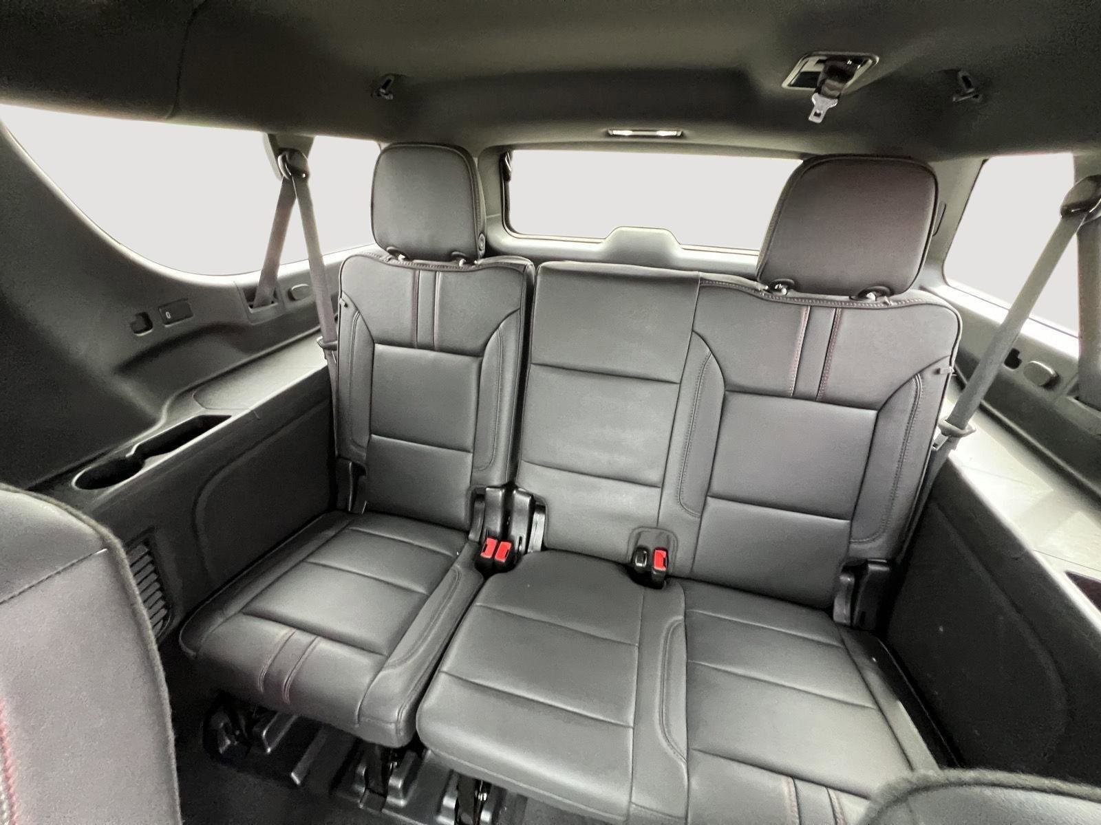 Used 2023 Chevrolet Suburban RST w/ Luxury Package image 21