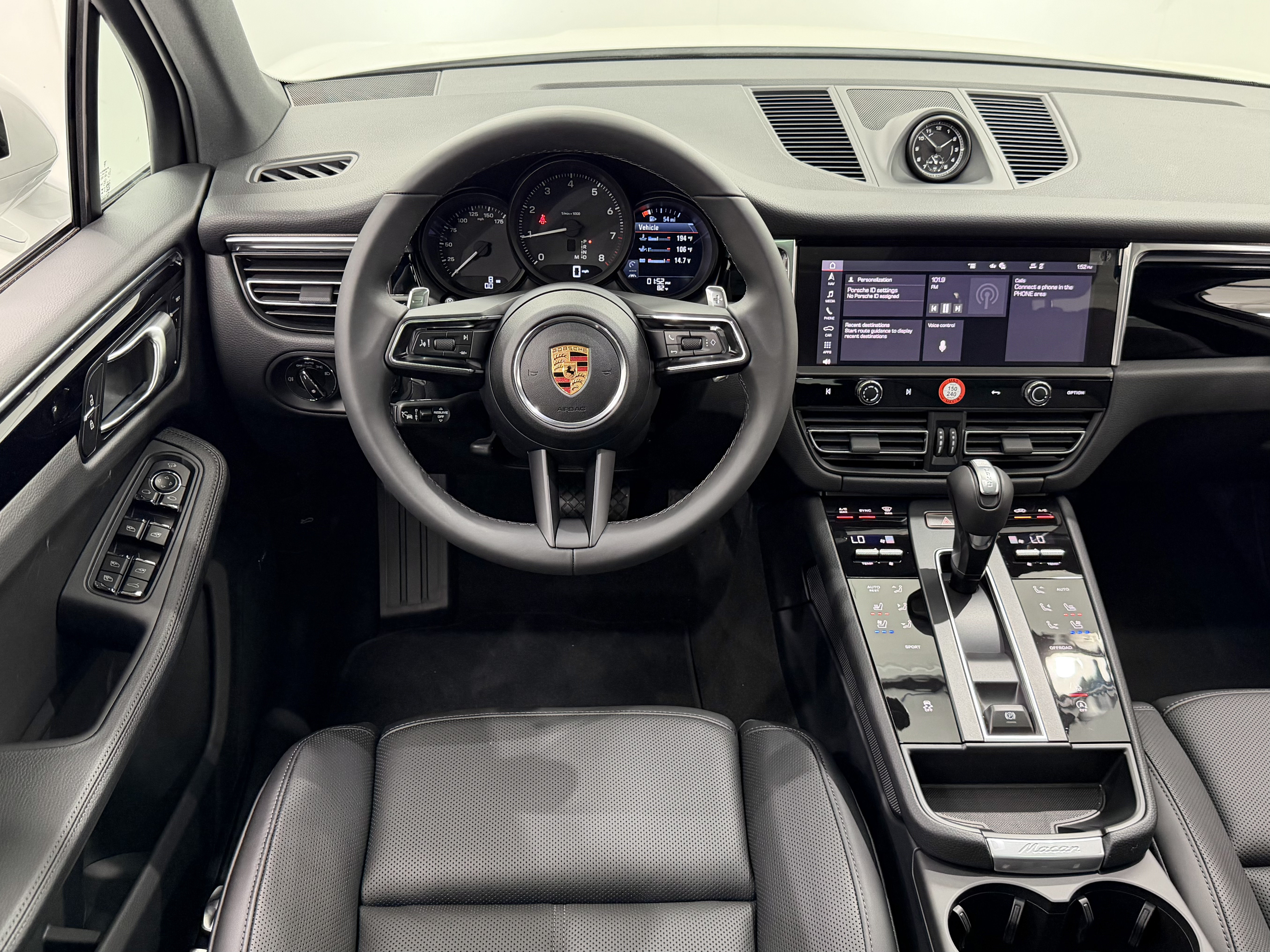 New 2026 Porsche Macan AWD/4WD image 25