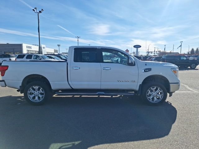 Used 2018 Nissan Titan SV image 12