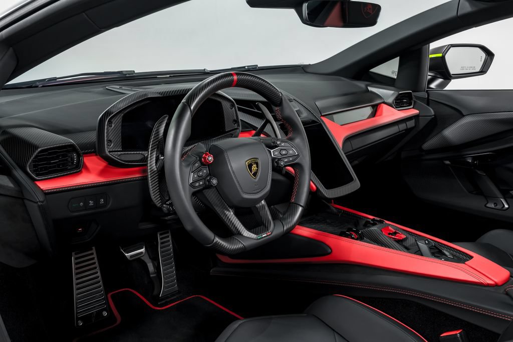 Used 2024 Lamborghini Revuelto AWD/4WD image 11