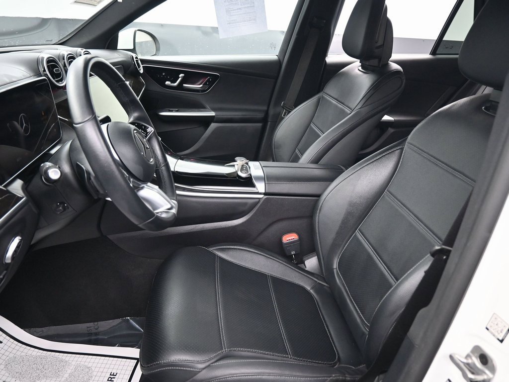 Used 2024 Mercedes-Benz GLC 300 4MATIC image 24
