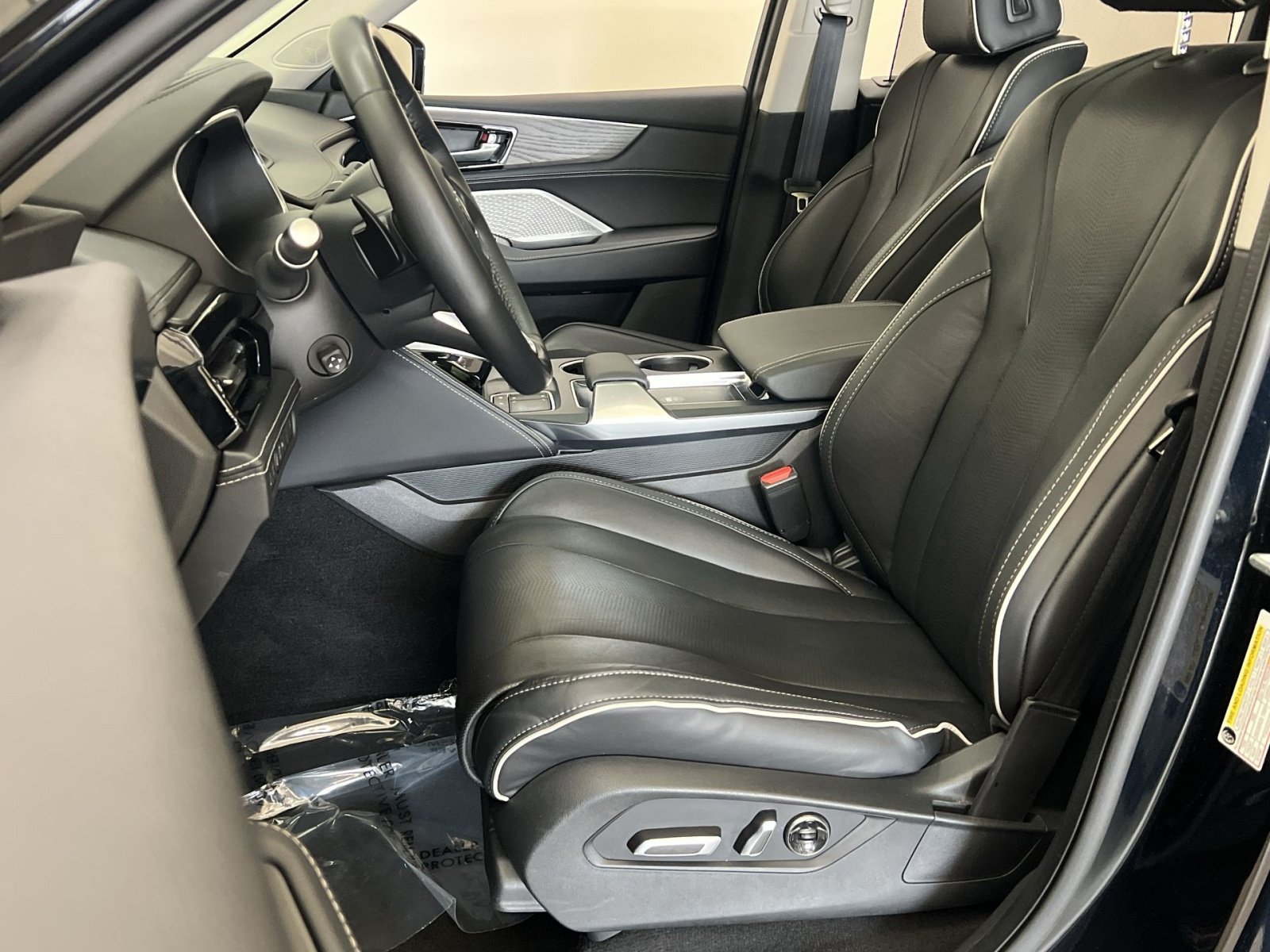 Used 2023 Acura MDX SH-AWD w/ Advance Package image 12