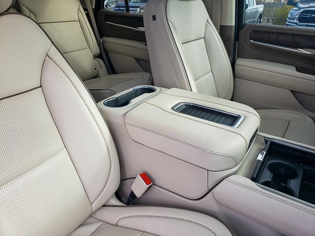 Used 2023 GMC Yukon Denali image 31