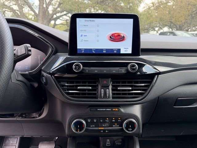 Used 2025 Ford Escape ST-Line image 13