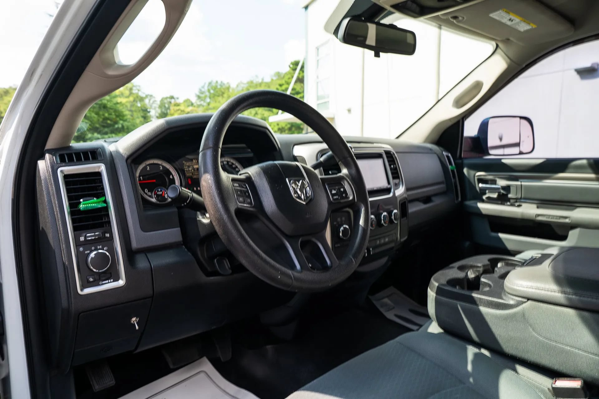 Used 2015 RAM 3500 SLT AWD/4WD image 20