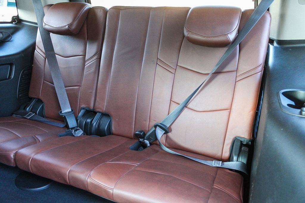 Used 2015 Cadillac Escalade Premium image 26