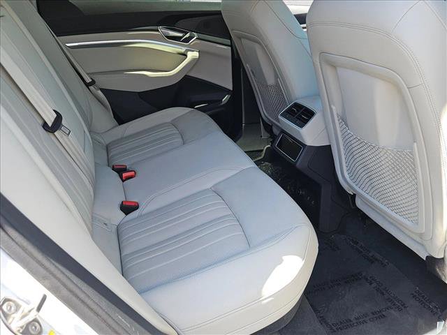 Used 2023 Audi e-tron Premium Plus w/ Premium Plus Package AWD/4WD image 28