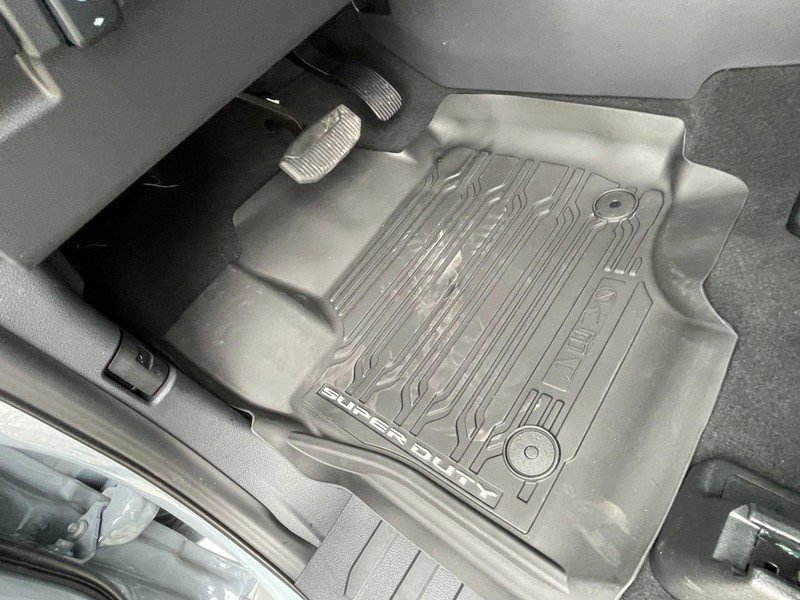 New 2026 Ford F250 Lariat w/ Black Appearance Package image 25