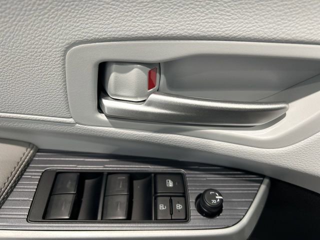 New 2026 Toyota Sienna XLE image 10