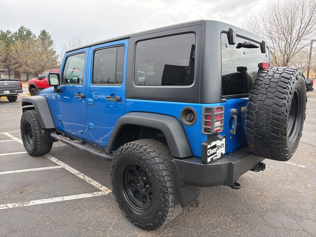 Used 2015 Jeep Wrangler Unlimited Rubicon w/ Connectivity Group AWD/4WD image 5