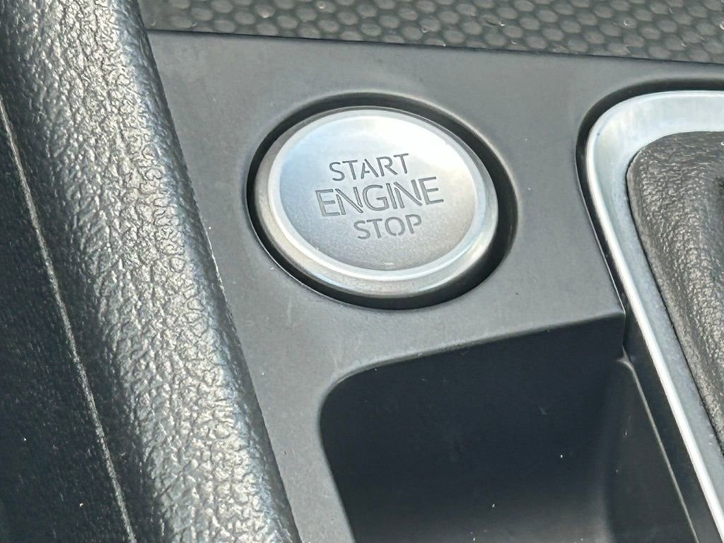 Used 2023 Volkswagen Jetta SE image 55