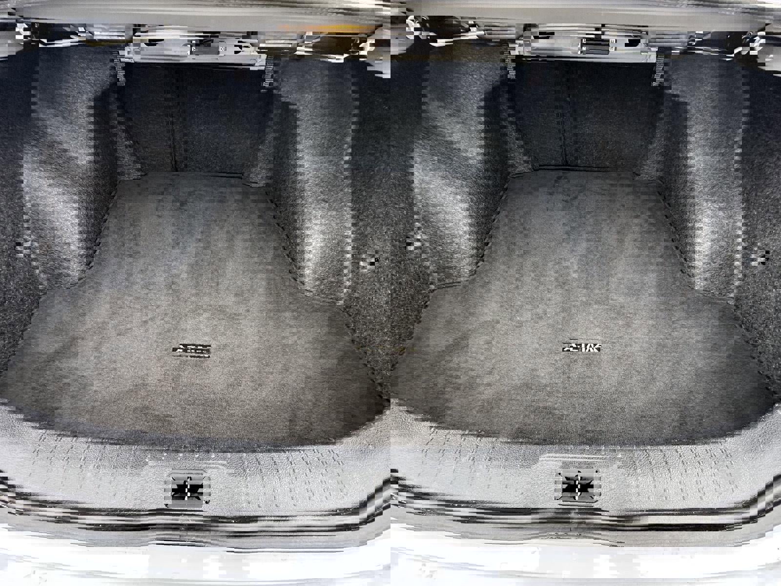 Used 2024 Nissan Altima 2.5 SR image 11