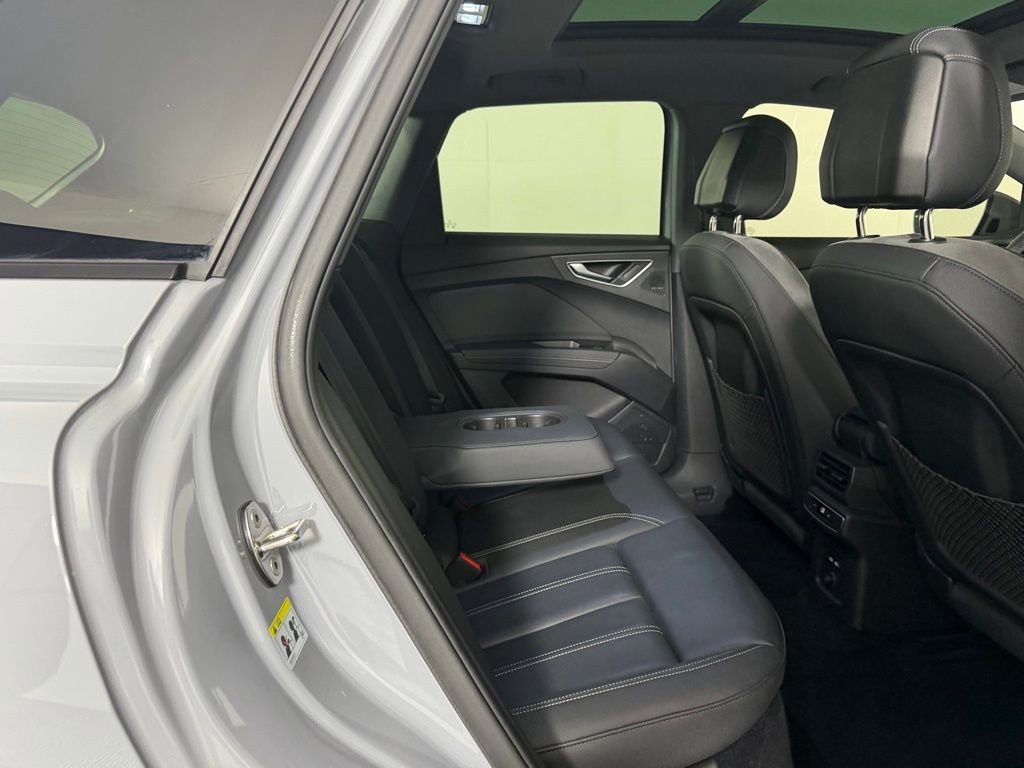Used 2024 Audi Q4 e-tron Premium Plus w/ Premium Plus image 31