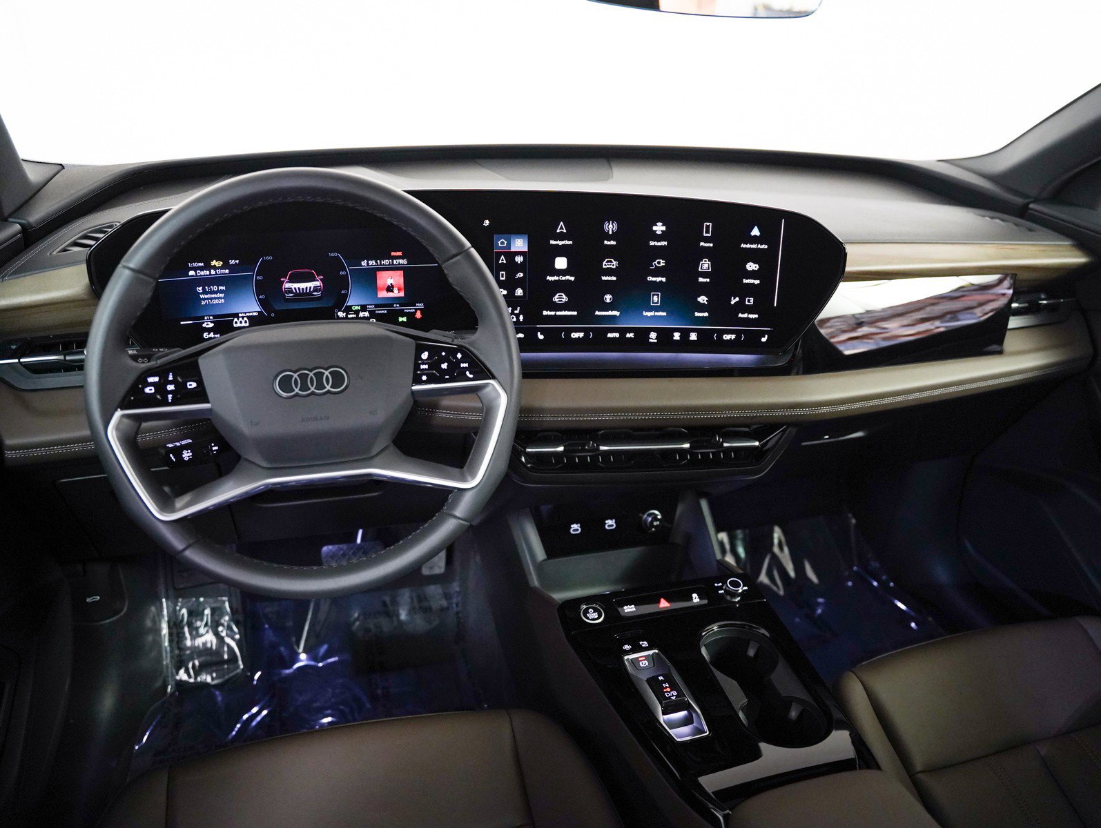 Certified 2025 Audi Q6 e-tron Premium w/ Convenience Package image 18