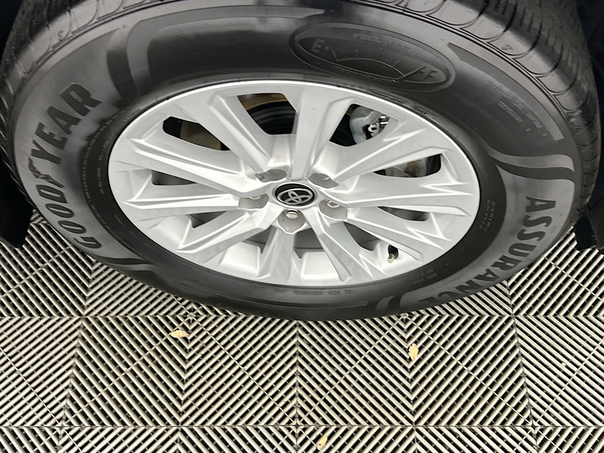 Used 2024 Toyota Grand Highlander Limited image 11