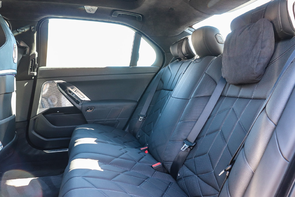 Used 2026 BMW i7 eDrive50 w/ Executive Package RWD image 18