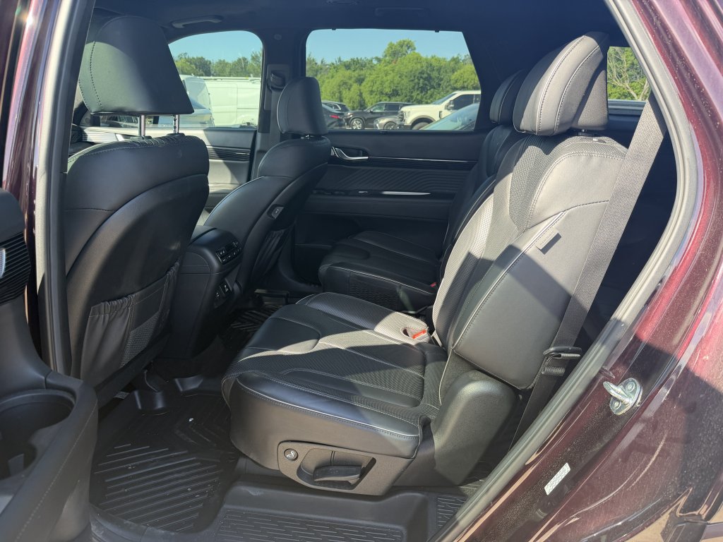 Used 2024 Hyundai Palisade Calligraphy FWD image 17