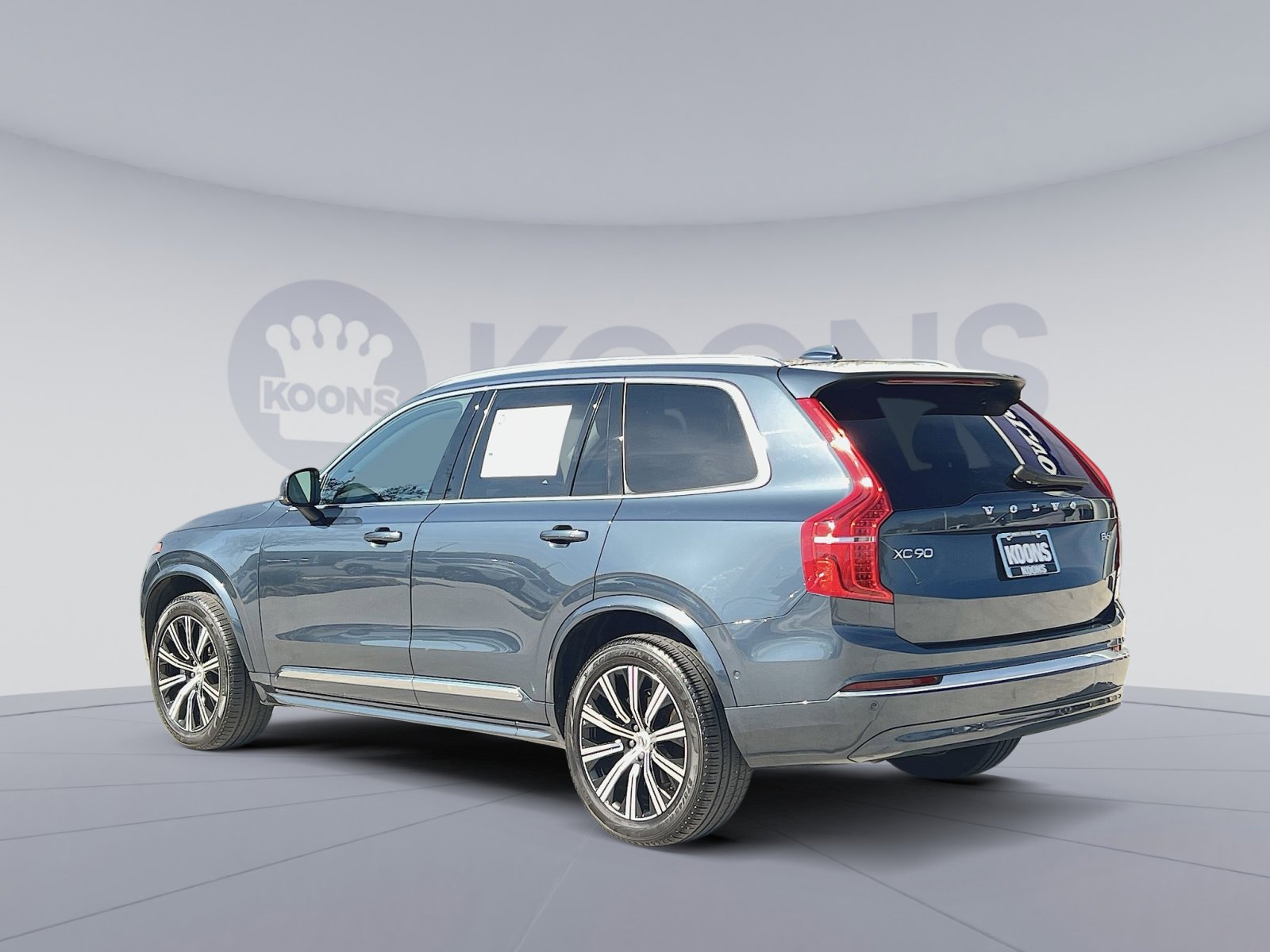 Used 2023 Volvo XC90 B6 Plus image 14