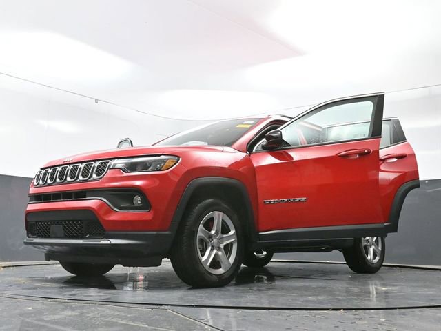 Used 2024 Jeep Compass Latitude image 74