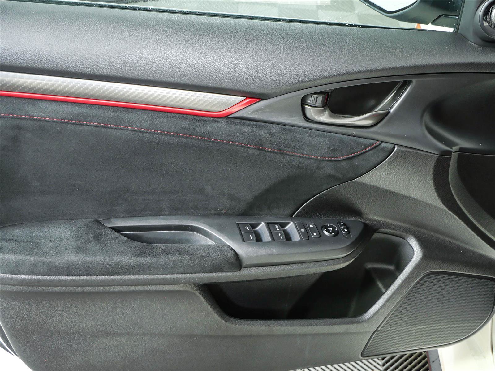 Used 2017 Honda Civic Type R image 6