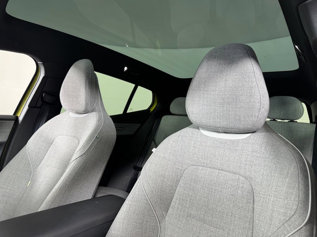 Certified 2025 Volvo EX30 Ultra AWD/4WD image 19