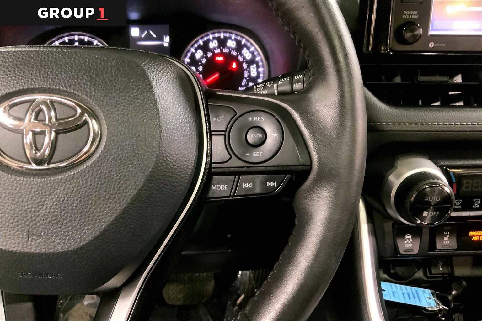 Used 2022 Toyota RAV4 XLE w/ Convenience Package image 25