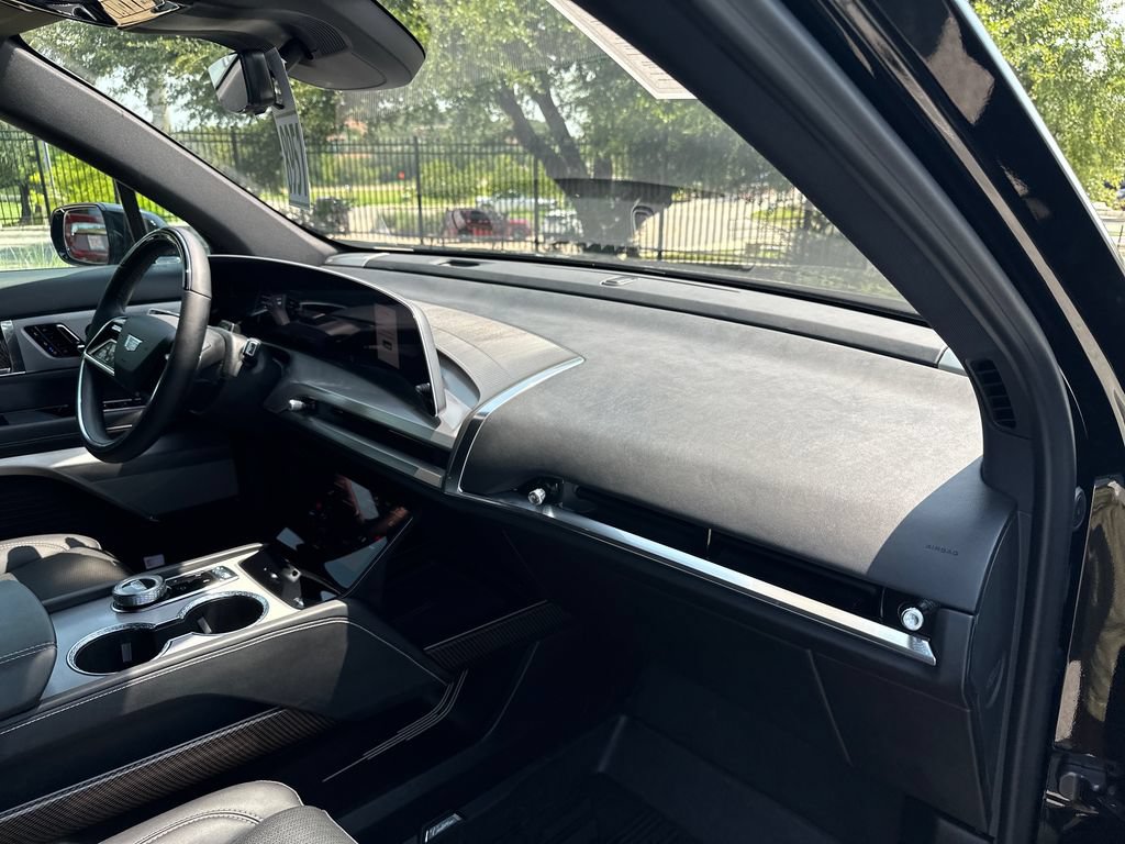 Used 2026 Cadillac Vistiq Sport w/ LPO, Floor Liner Package AWD/4WD image 40