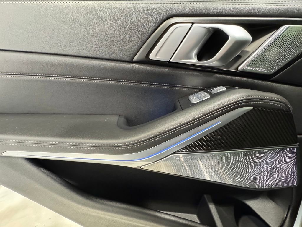 Used 2025 BMW X7 M60i image 23