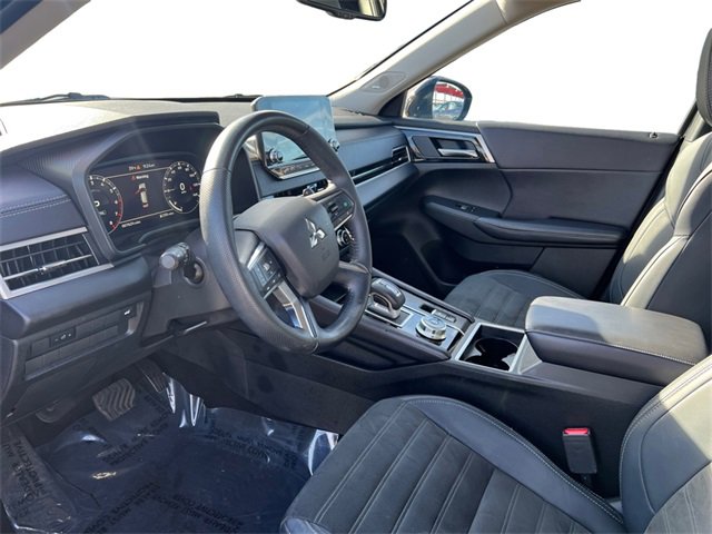 Used 2024 Mitsubishi Outlander SE image 12