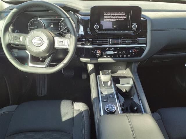 New 2025 Nissan Pathfinder SV image 9