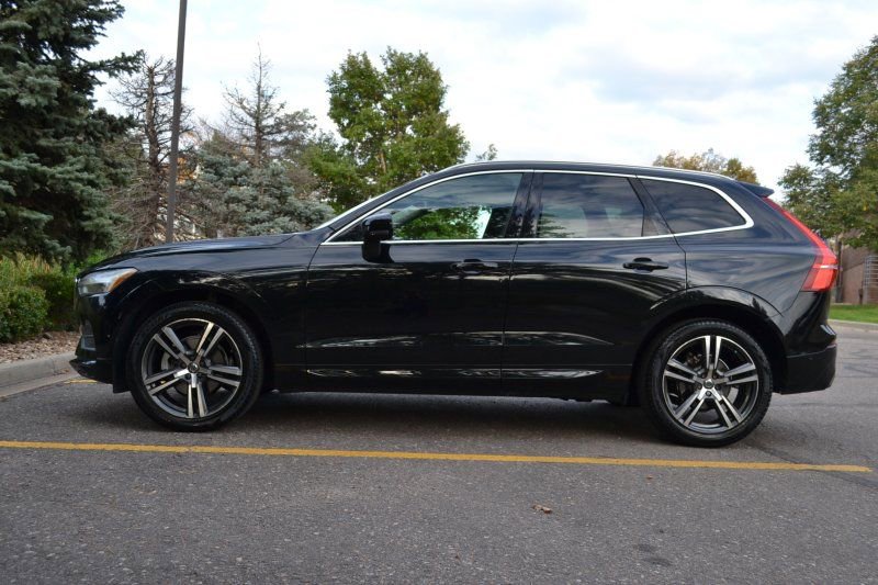Used 2018 Volvo XC60 T5 Momentum w/ Vision Package image 9