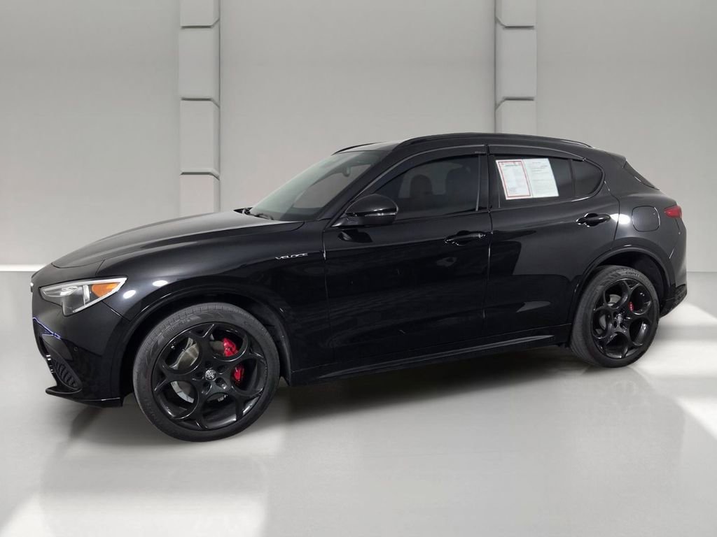 Used 2022 Alfa Romeo Stelvio Veloce AWD/4WD image 7