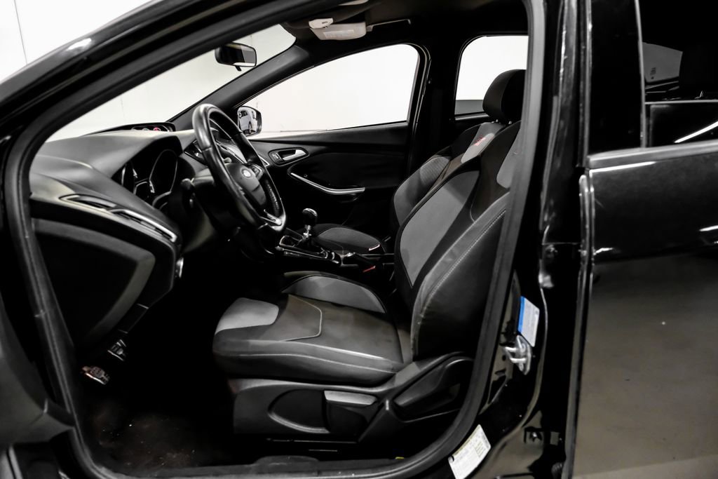 Used 2015 Ford Focus ST FWD image 4