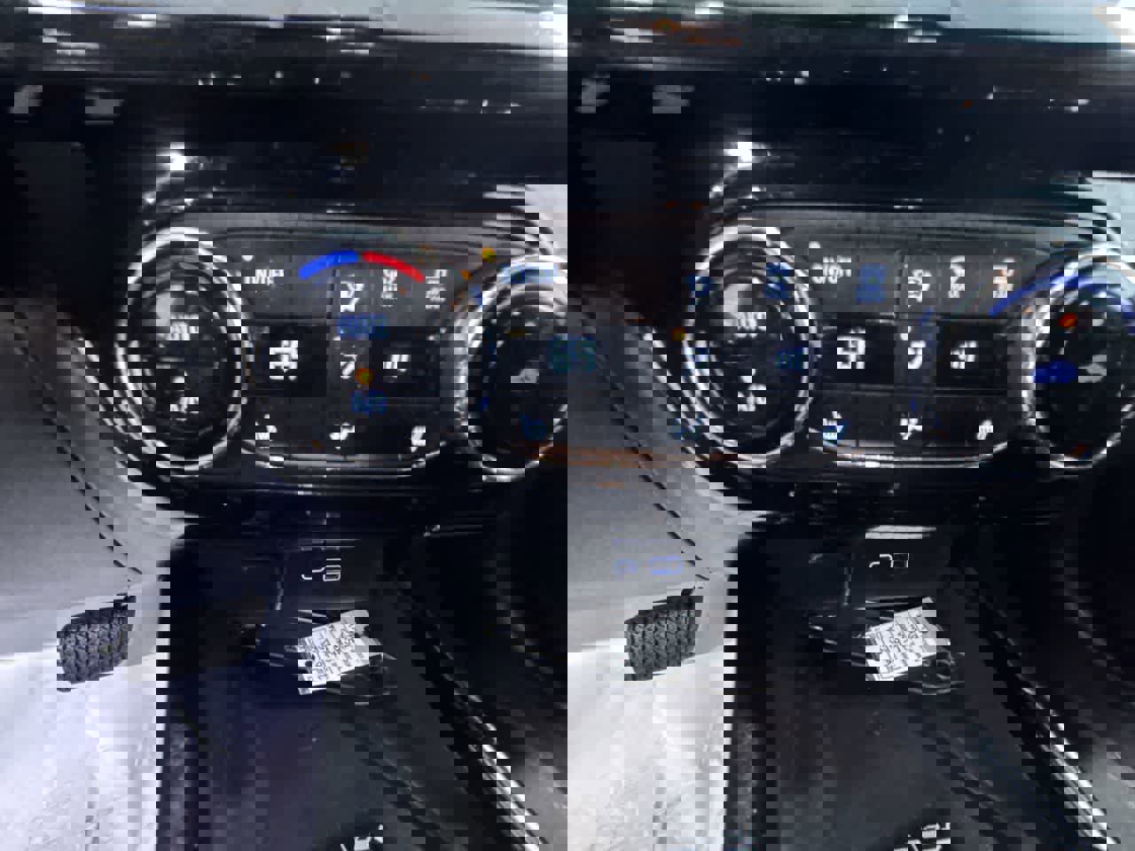 Used 2025 Chevrolet Trax RS w/ Sunroof Package image 27