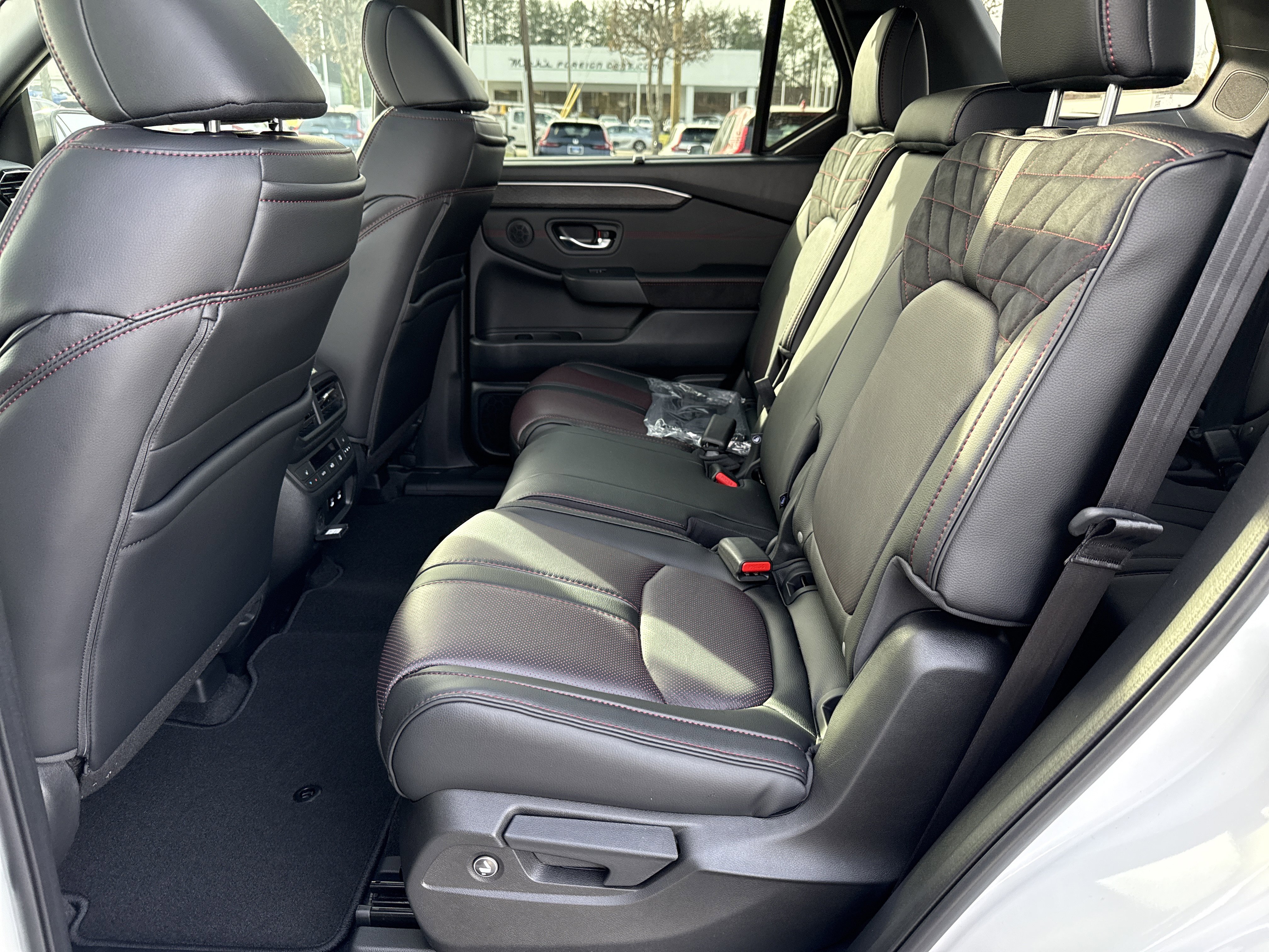 New 2026 Honda Pilot Black Edition image 32